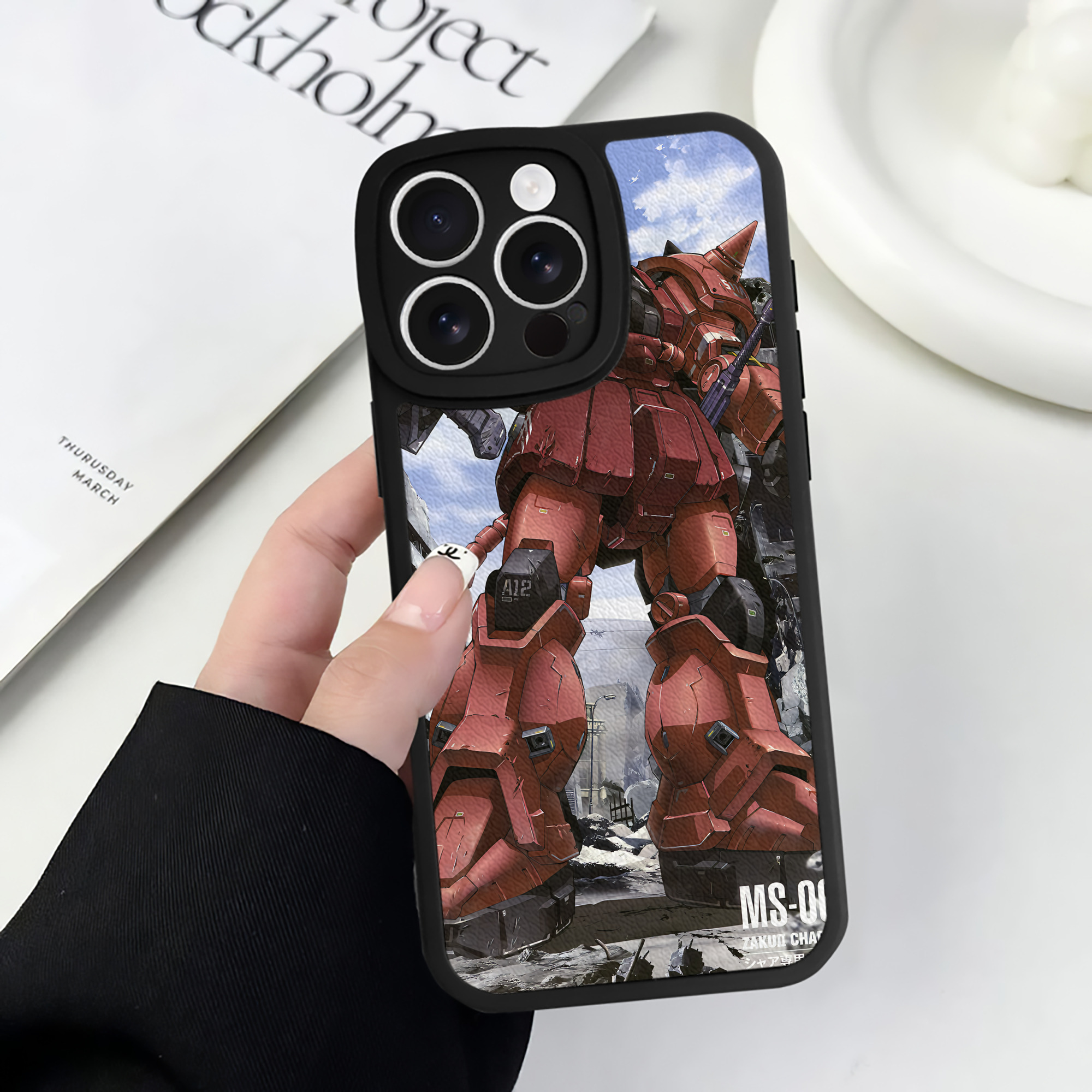 （画像用） 機動戦士ガンダム Mobile Suit Gundam 【iPhone 16シリーズ対応】シリコンスマホケース（レザー調） 材質：シリコン